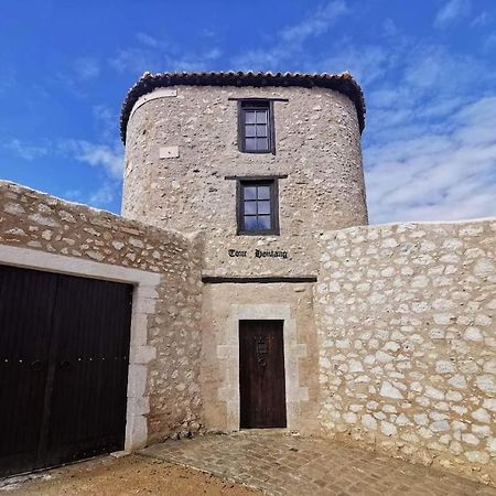Tour Medievale Fortifiee Entierement Restaure Saint-Sever  Exterior photo